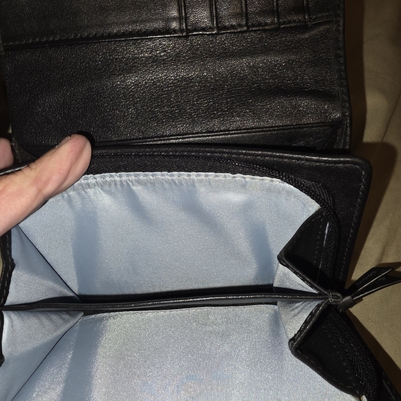 Coach Black Leather Fold Wallet - Picture 4 of 8